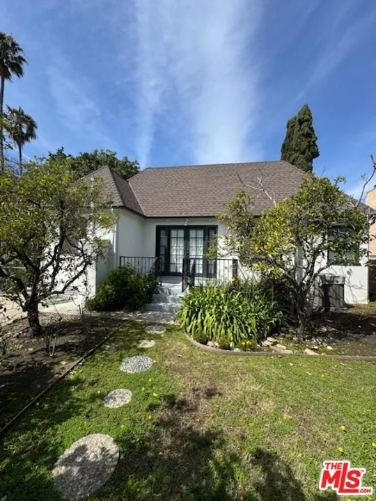 Los Angeles, California 90036, United States, 2 Bedrooms Bedrooms, ,1 BathroomBathrooms,Residential,Active,203259