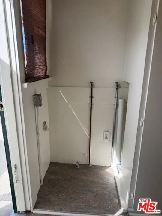 Los Angeles, California 90036, United States, 2 Bedrooms Bedrooms, ,1 BathroomBathrooms,Residential,Active,203259