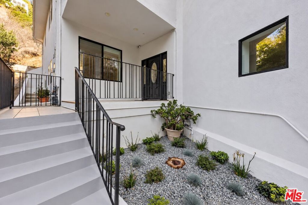 2646 Rinconia Drive