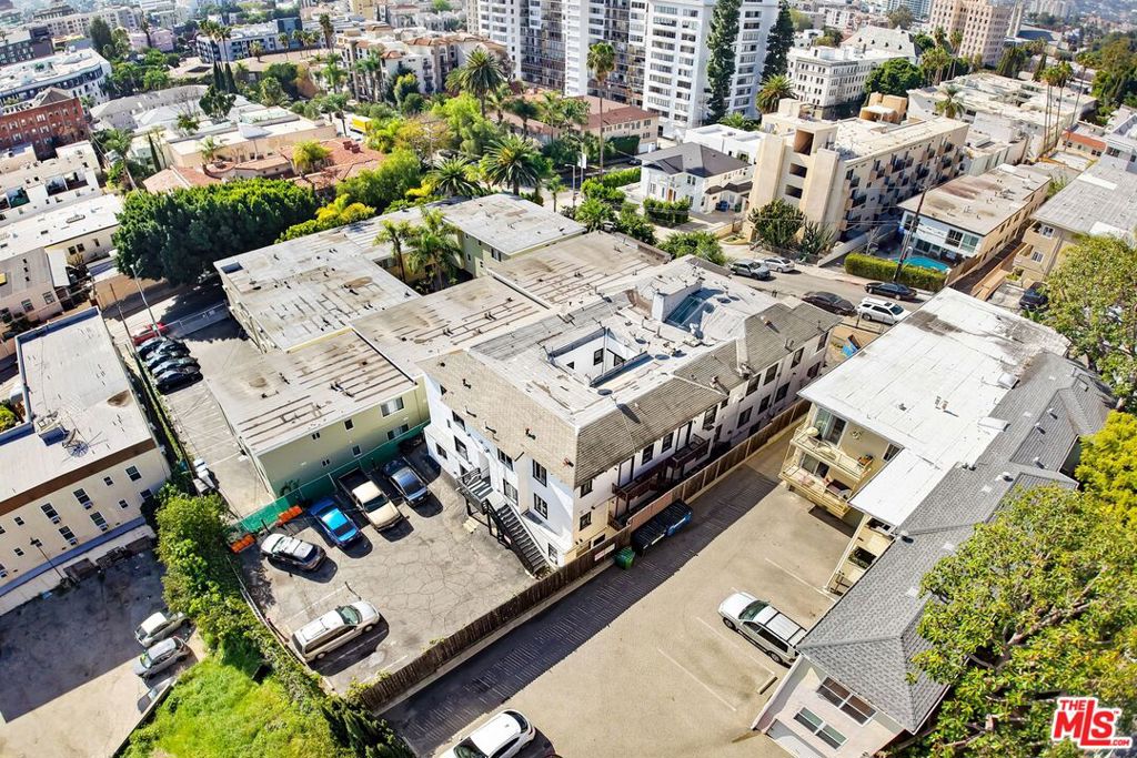 1918 Grace Avenue