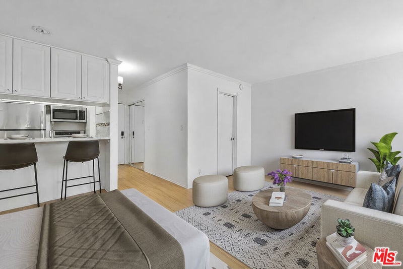 525 S Ardmore Avenue 257