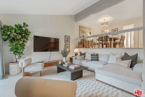 6211 Nita Avenue Woodland Hills CA 91367