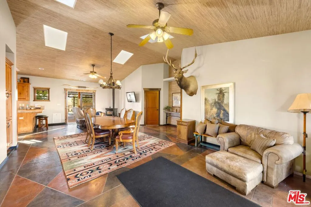 Cuyama, California 93453, United States, 2 Bedrooms Bedrooms, ,2 BathroomsBathrooms,Residential,Active,138608