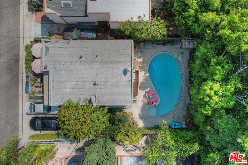 8814 / 8816 Harratt Street