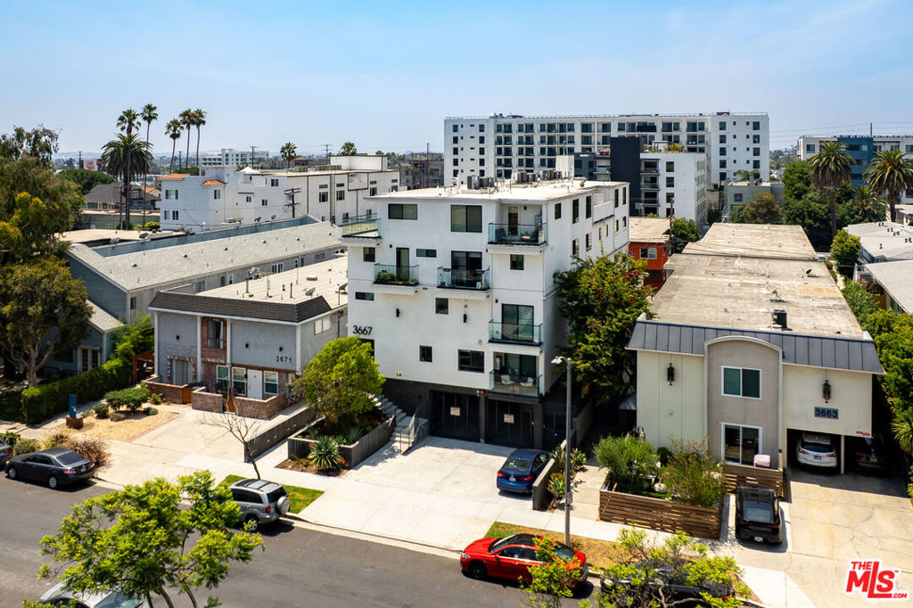 Properties 4 3667 Mentone Avenue
