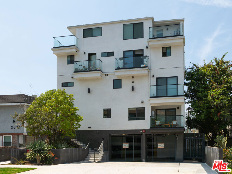Properties 1 3667 Mentone Avenue