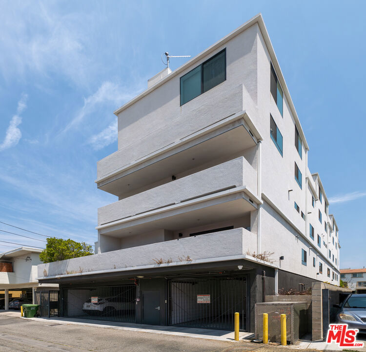 Properties 2 3667 Mentone Avenue
