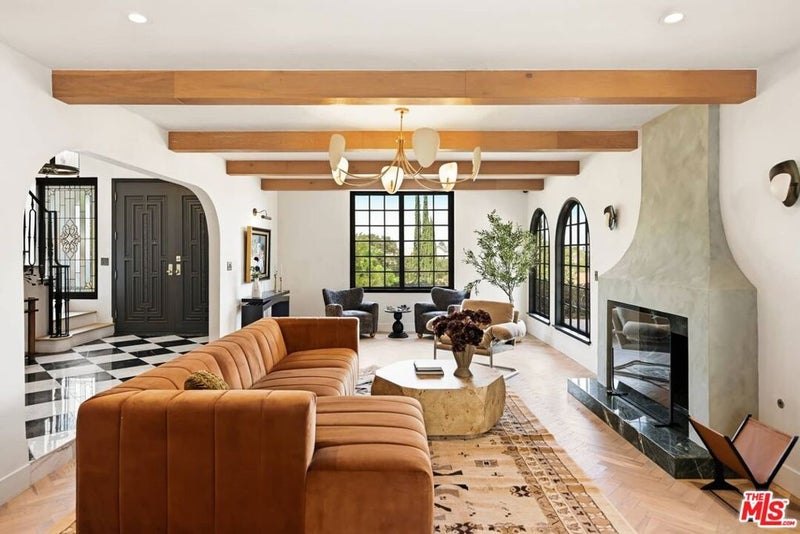8244 Skyline Drive