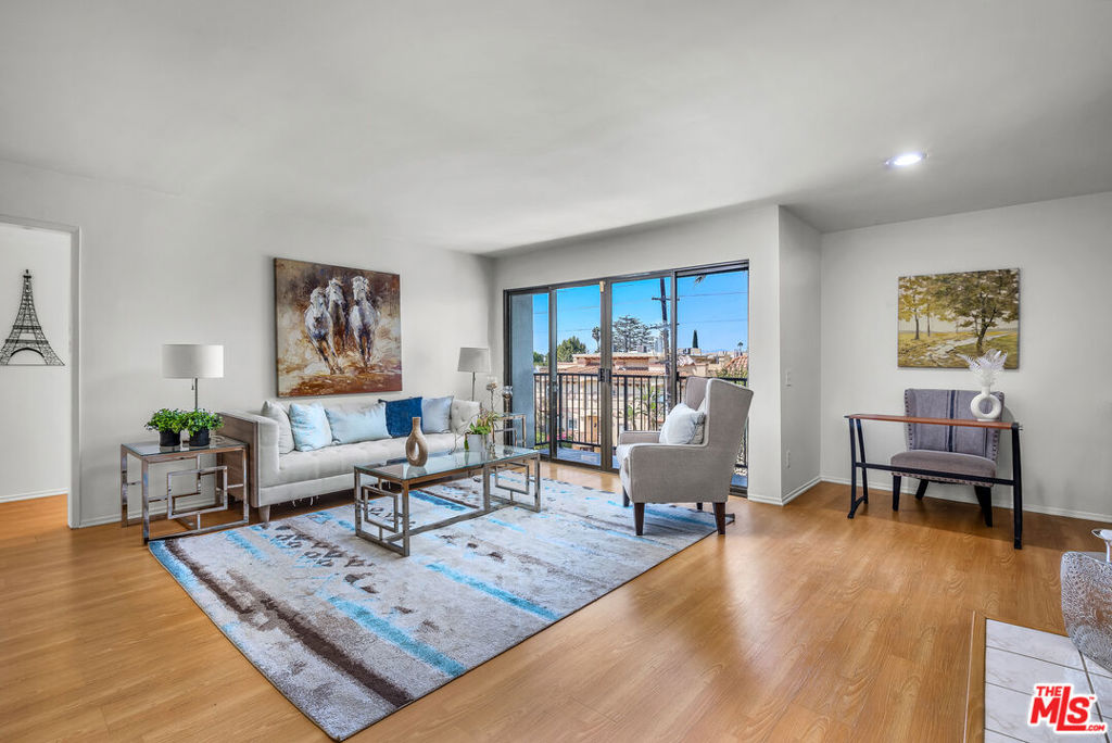 14804 Magnolia Boulevard 12