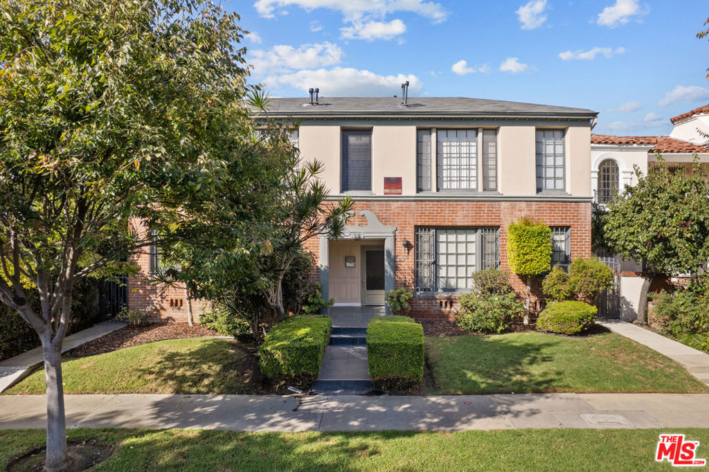 209 S Reeves Drive