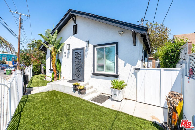 2016 10th Avenue