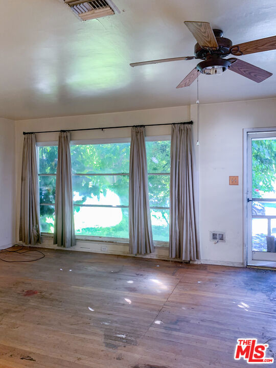 320 S Glenwood Place