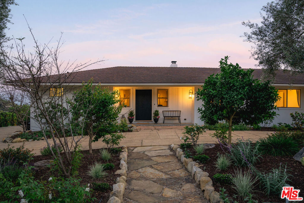 2609 Montrose Place