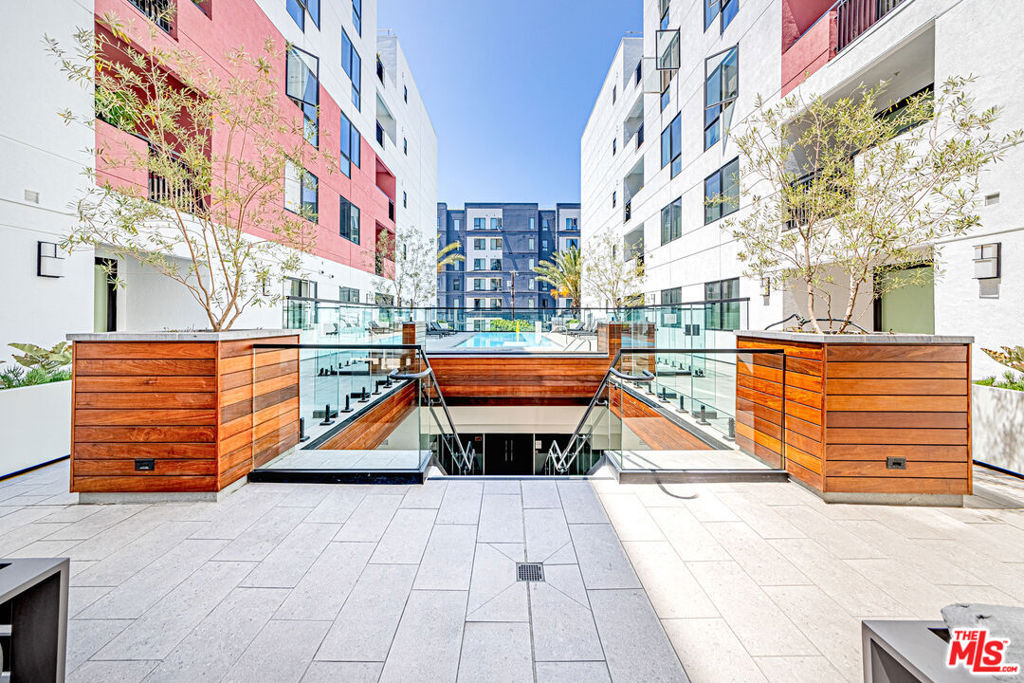 1234 Wilshire Boulevard 405