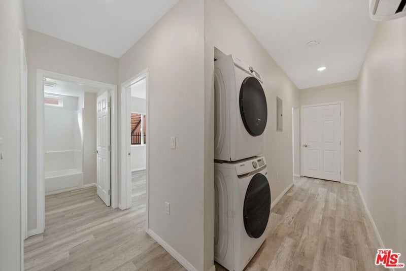 324 W 51st Street