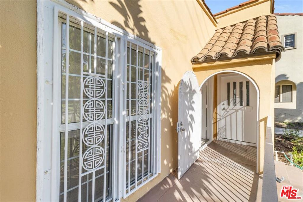 1185 S Tremaine Avenue