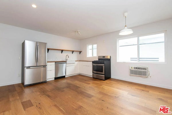 3933 MARATHON ST APT 105B, LOS ANGELES, CA 90029 - Image 205febdd9bfdec7ba02fc31bcfe23a15/957280293