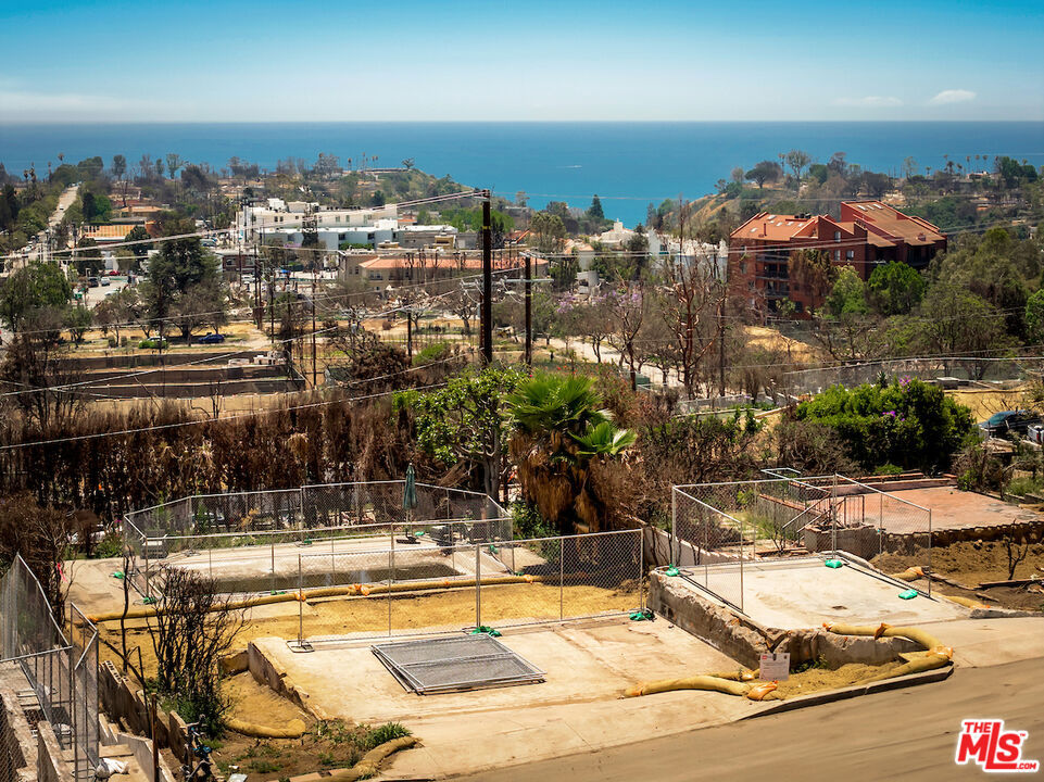 15318 Whitfield Avenue