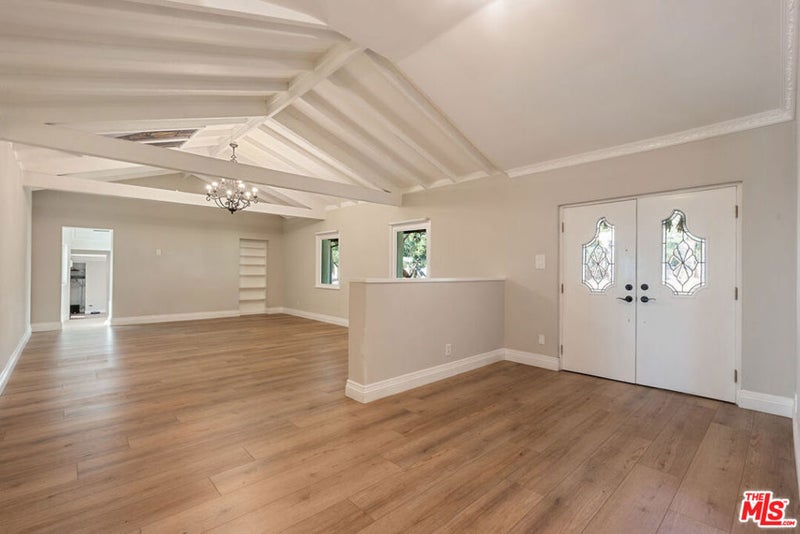 1006 W Milton Drive