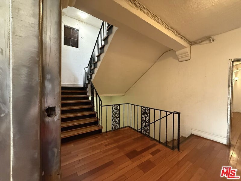 6601 W Hollywood Boulevard