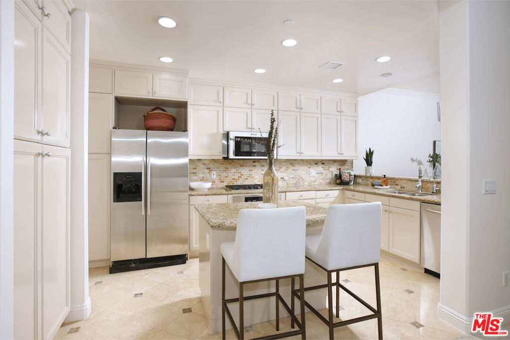 Properties 4 143 N Arnaz Drive 204