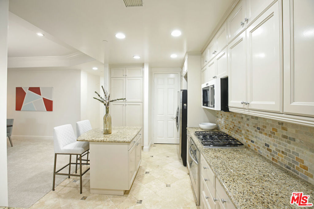 Properties 2 143 N Arnaz Drive 204