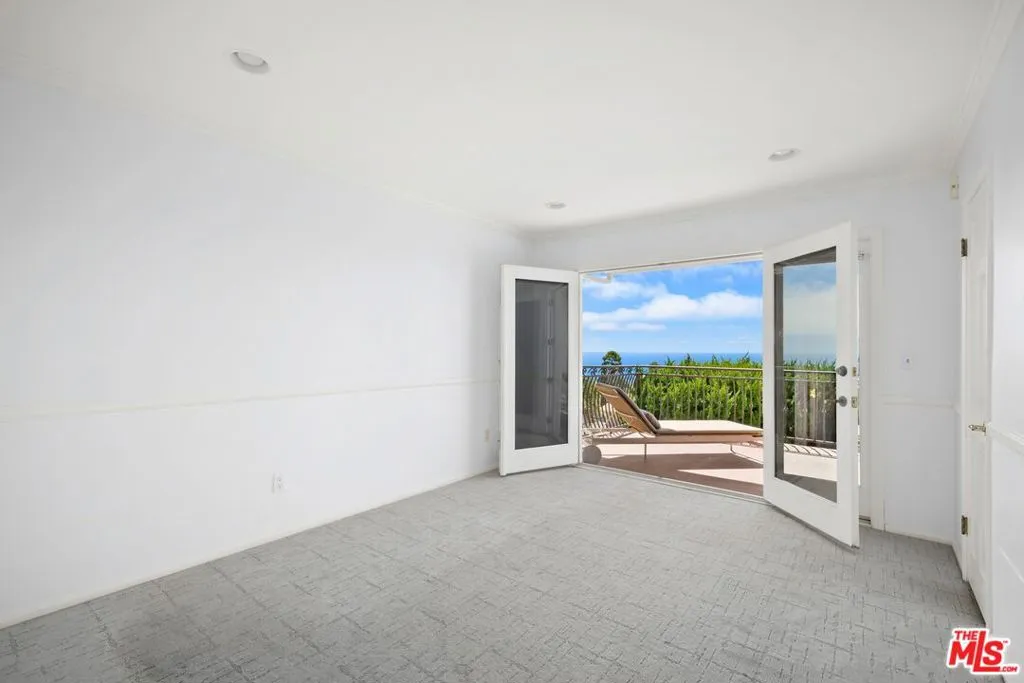 Rancho Palos Verdes, California 90275, United States, 4 Bedrooms Bedrooms, ,4 BathroomsBathrooms,Residential,Active,180279