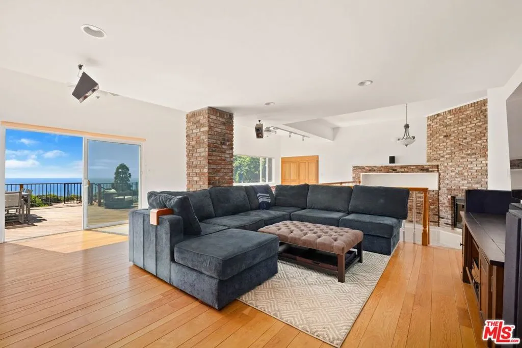 Rancho Palos Verdes, California 90275, United States, 4 Bedrooms Bedrooms, ,4 BathroomsBathrooms,Residential,Active,180279