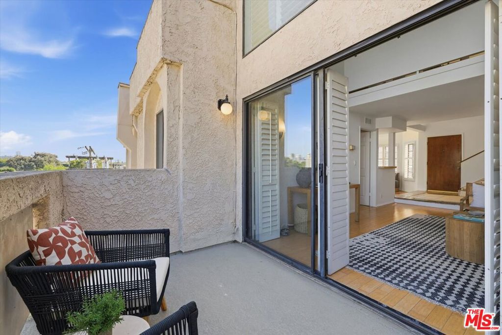 12321 Ocean Park Boulevard 18