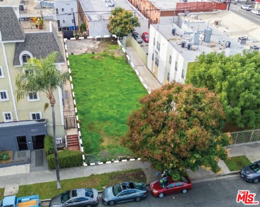 311 S Berendo Street