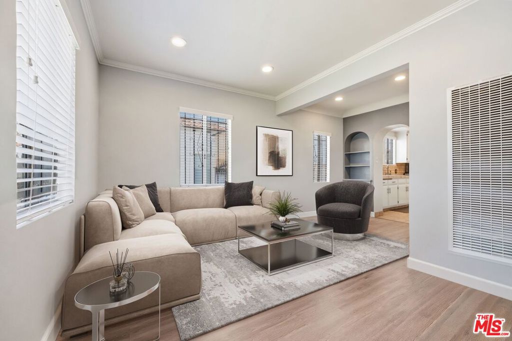 2430 W 77th Street