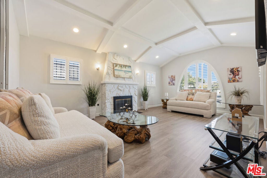 2430 W 77th Street