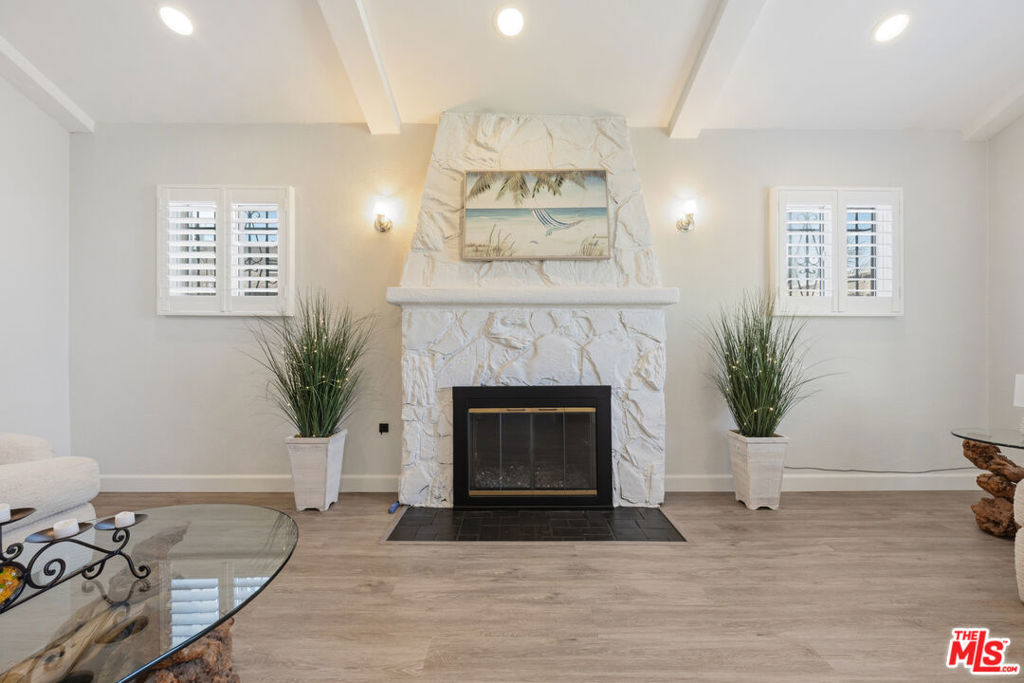 2430 W 77th Street
