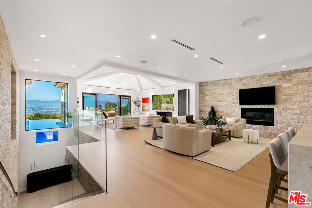 3116 Elvido Drive