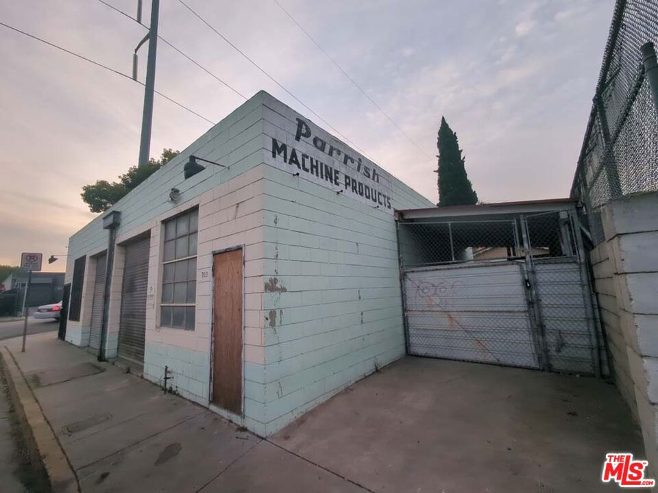 702 Vesta Street