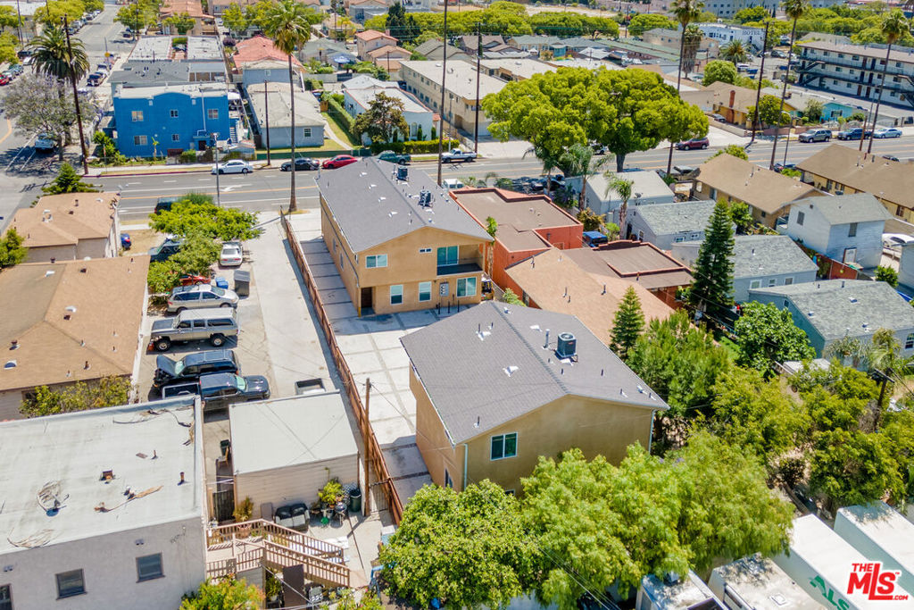 943 Broad Avenue