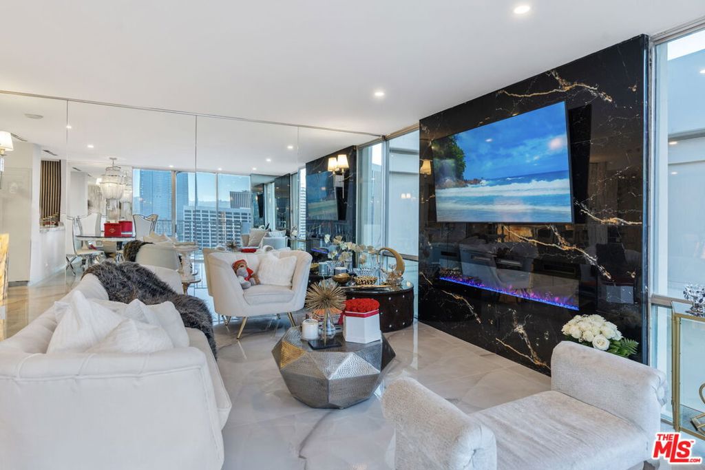 2160 Century Park East 2101