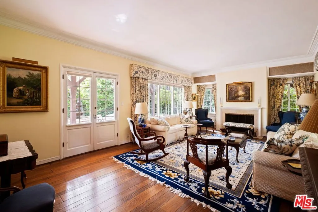 Los Angeles, California 90049, United States, 5 Bedrooms Bedrooms, ,5 BathroomsBathrooms,Residential,Active,247946