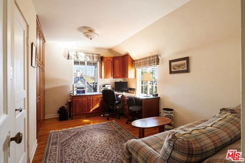 Los Angeles, California 90049, United States, 5 Bedrooms Bedrooms, ,5 BathroomsBathrooms,Residential,Active,247946