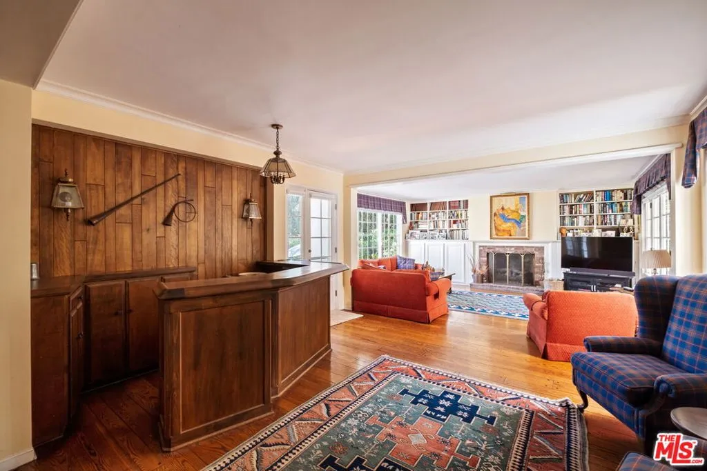 Los Angeles, California 90049, United States, 5 Bedrooms Bedrooms, ,5 BathroomsBathrooms,Residential,Active,247946