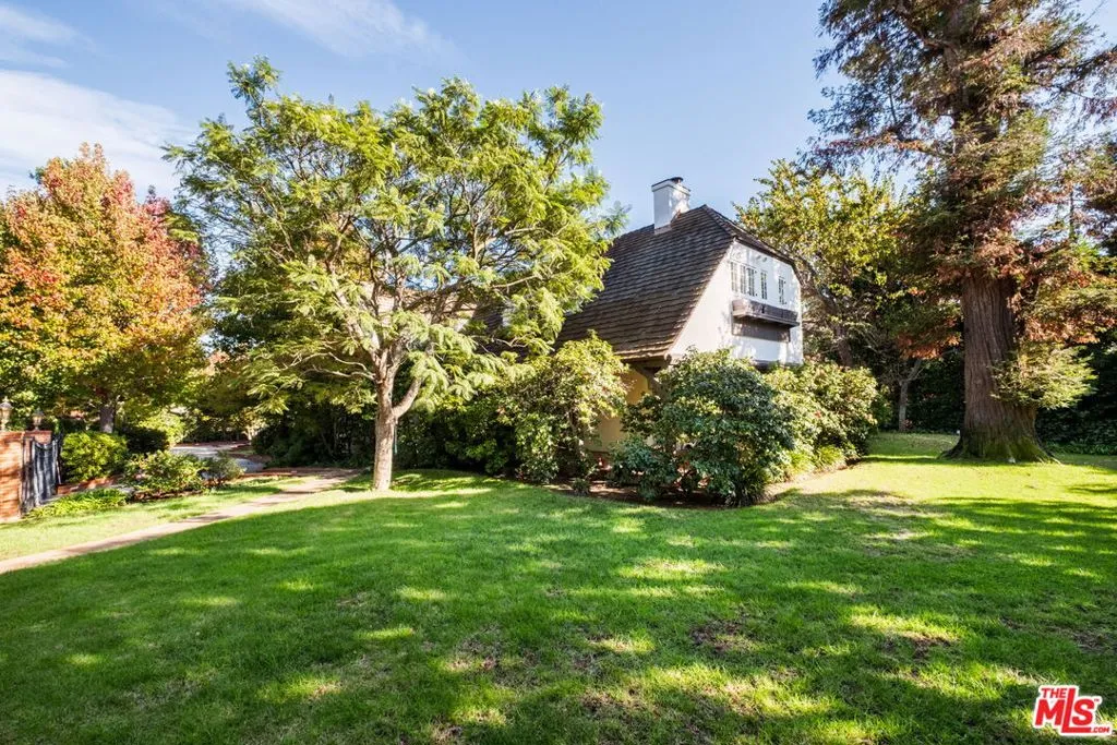 Los Angeles, California 90049, United States, 5 Bedrooms Bedrooms, ,5 BathroomsBathrooms,Residential,Active,247946