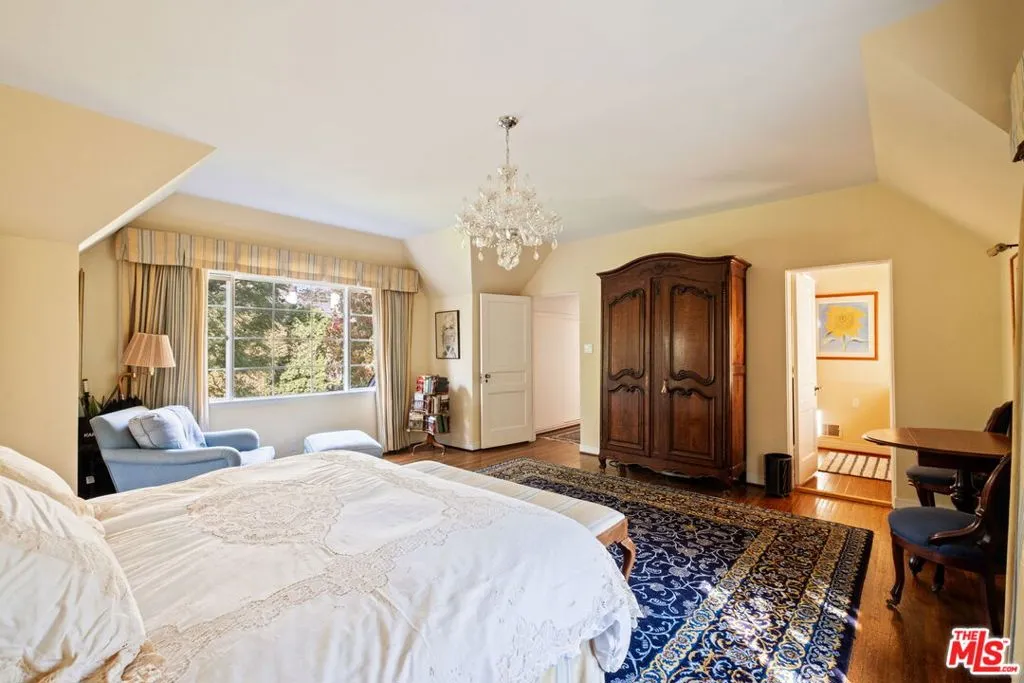 Los Angeles, California 90049, United States, 5 Bedrooms Bedrooms, ,5 BathroomsBathrooms,Residential,Active,247946