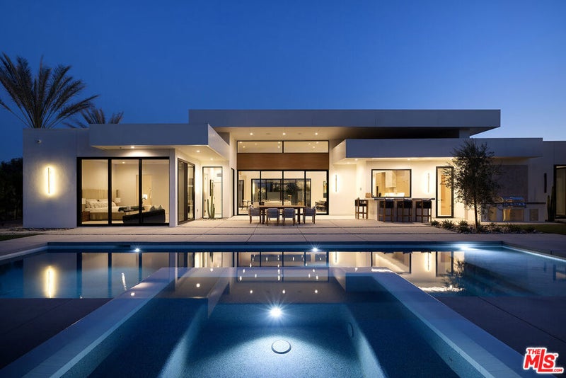 1 Nova Lane