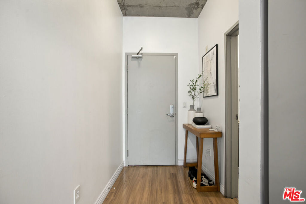 645 W 9th Street 529