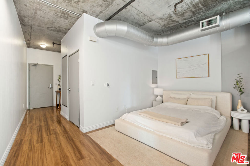 645 W 9th Street 529