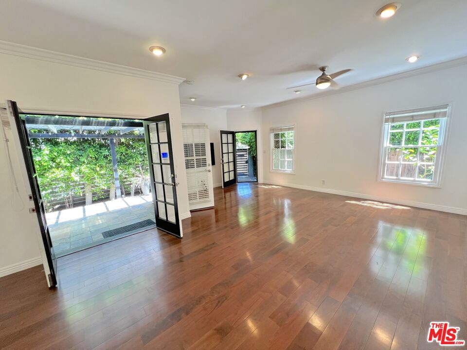 Properties 4 855 N Sweetzer Avenue