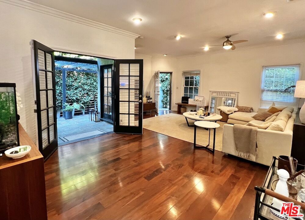 Properties 3 855 N Sweetzer Avenue