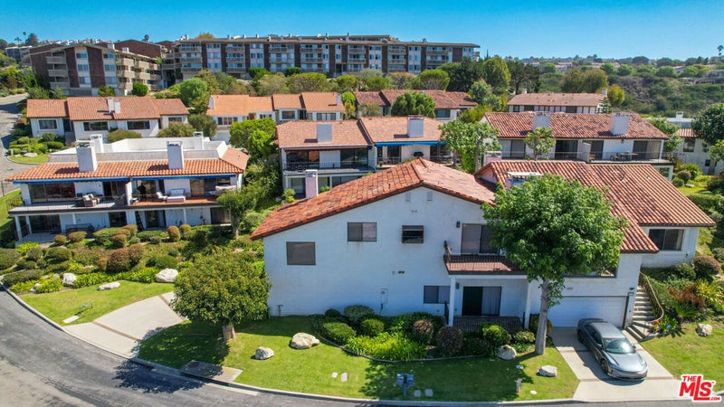 6622 Ocean Crest Drive
