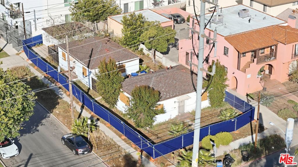 1833 Overland Avenue