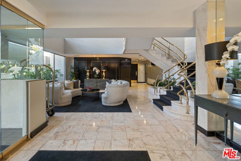 1131 Alta Loma Road 412